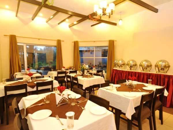 Hotel Suman Paradise Nainital Esterno foto